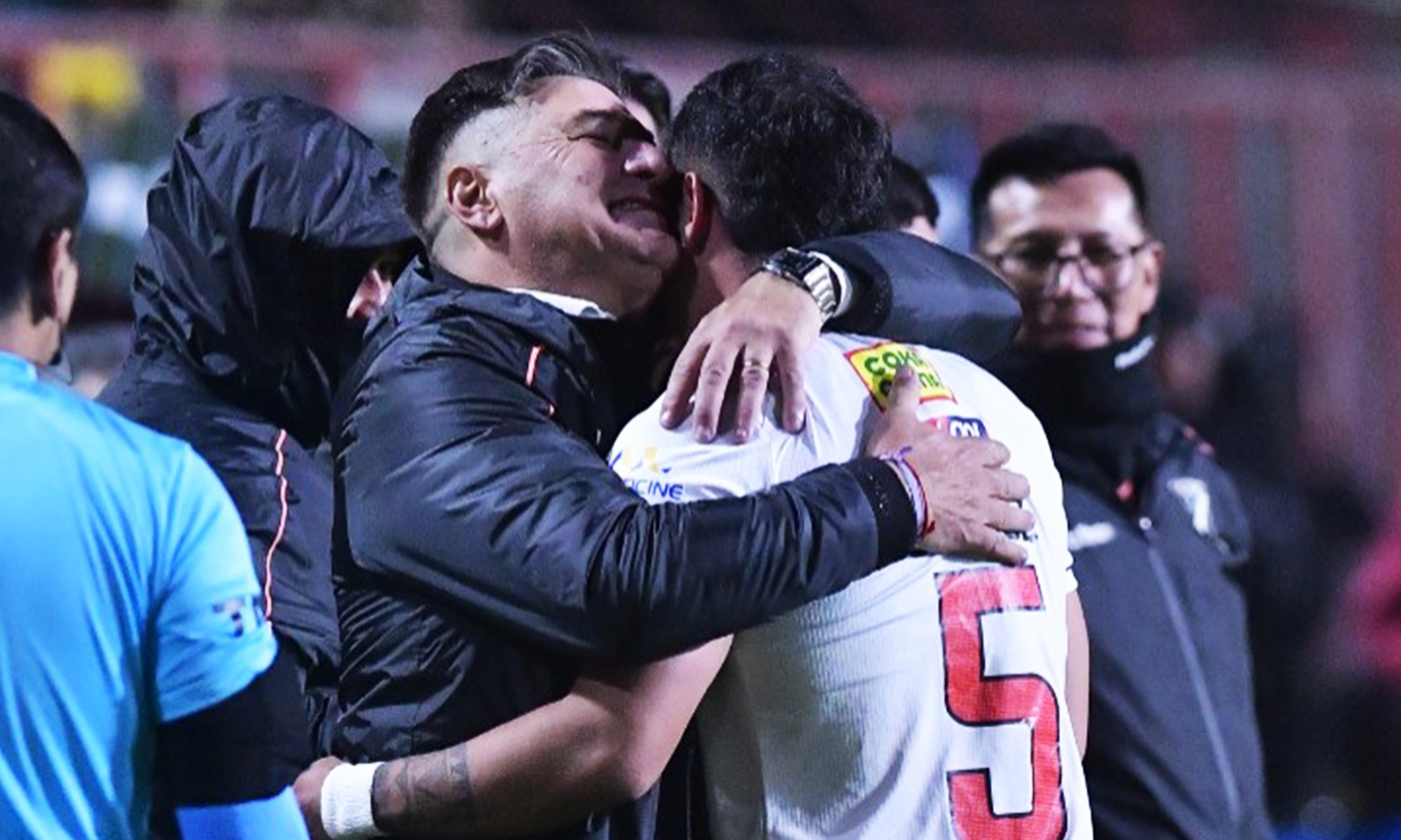 Always Ready se aferra a Straccia en la Copa