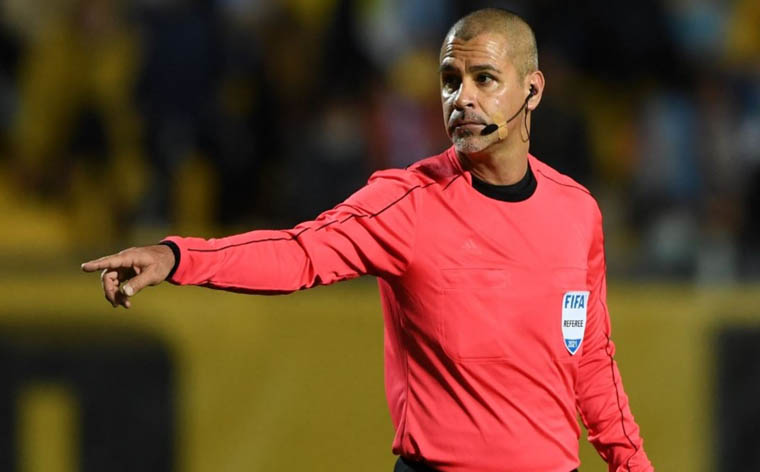 Árbitros paraguayos para el jueves 