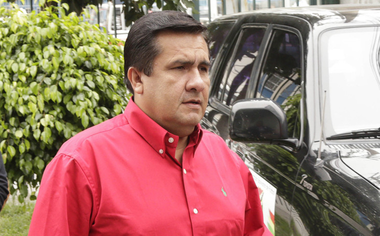 Blanco: Son unos falsos