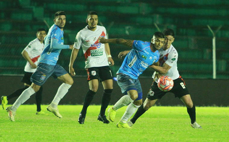 Blooming supera a Nacional sin problemas