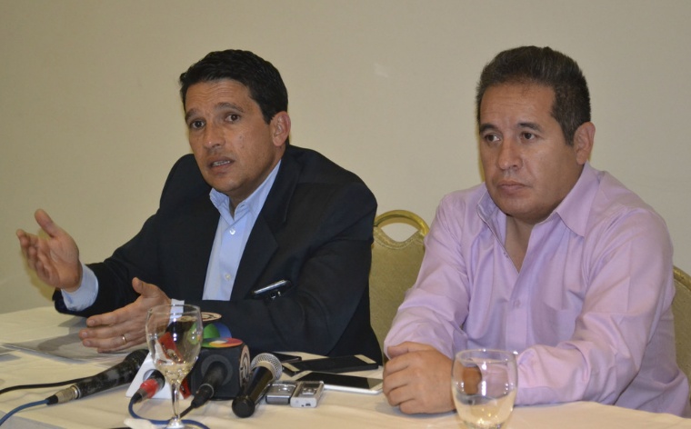 Bolívar pide renuncias