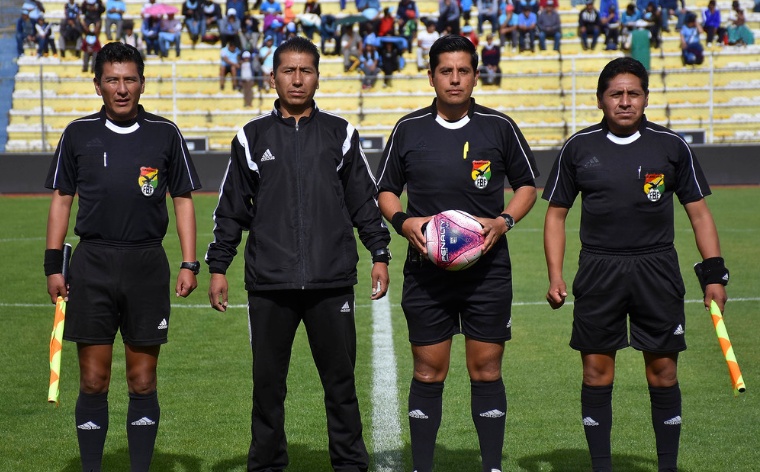 Bolívar sigue arremetiendo