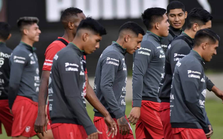 Bolivia inicia su despedida