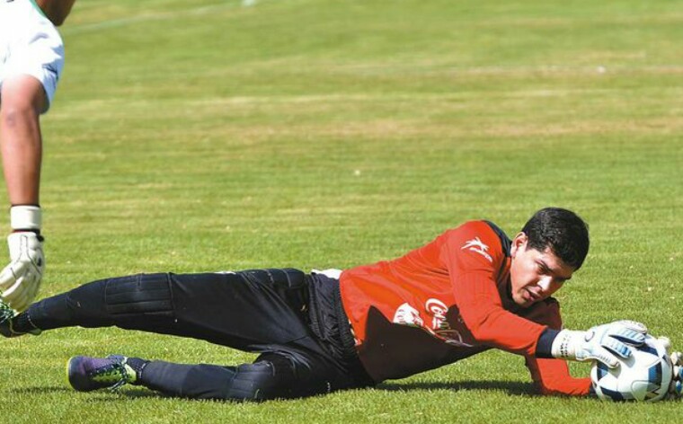 Carlos Lampe tiene ventaja