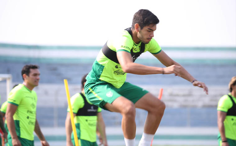 Carrasco defendió el trabajo Farías