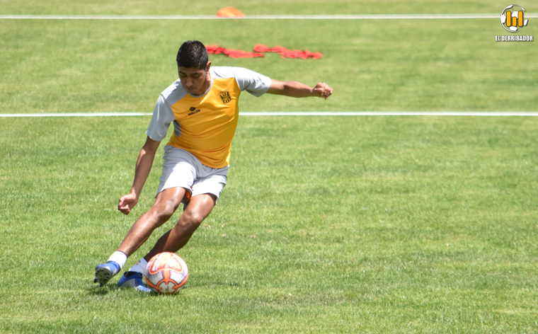 Castro con cuatro amarillas