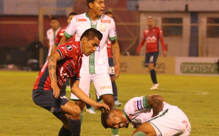 Chocan por la Copa