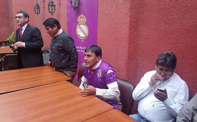 El Lila comprar equipo de asociación 