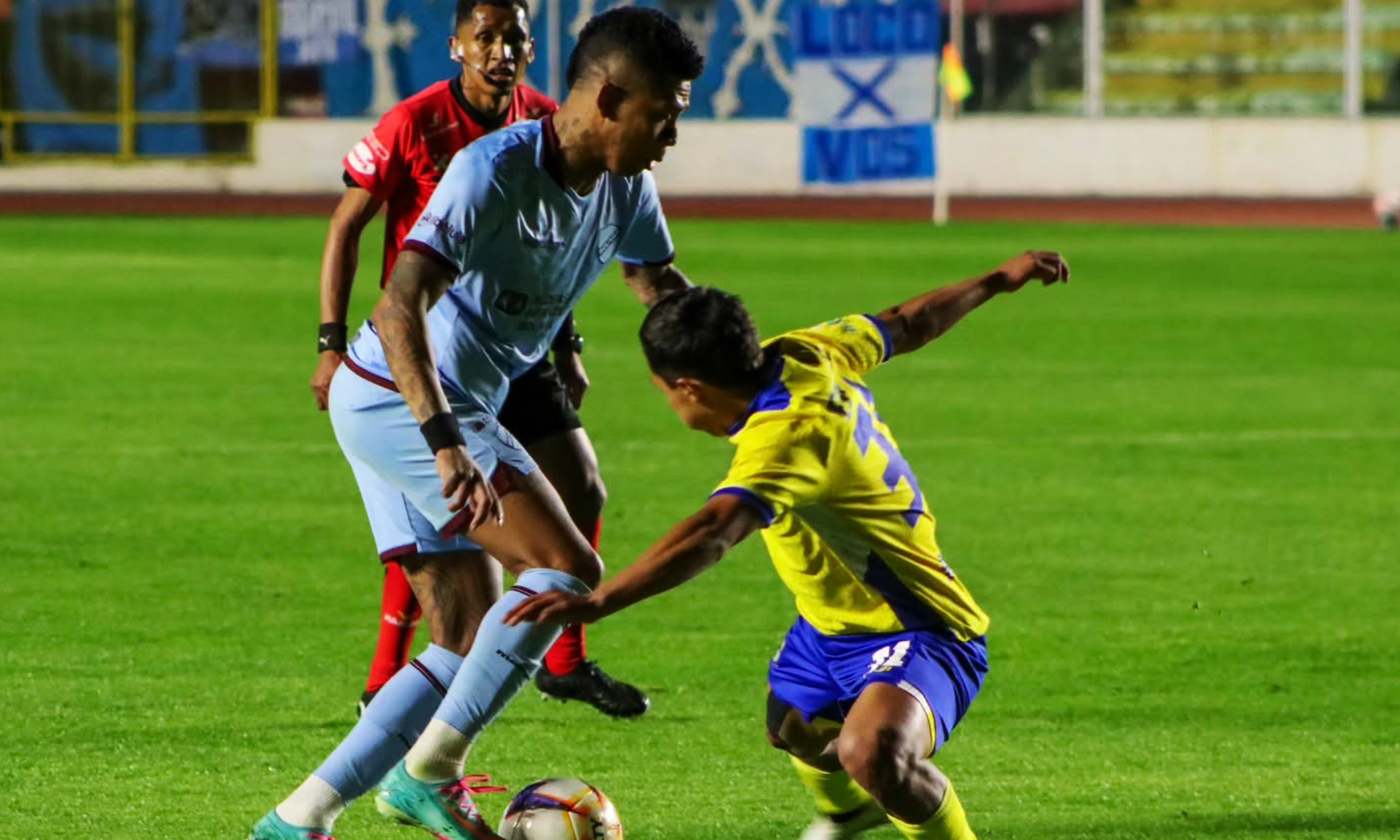El puntero viste de celeste