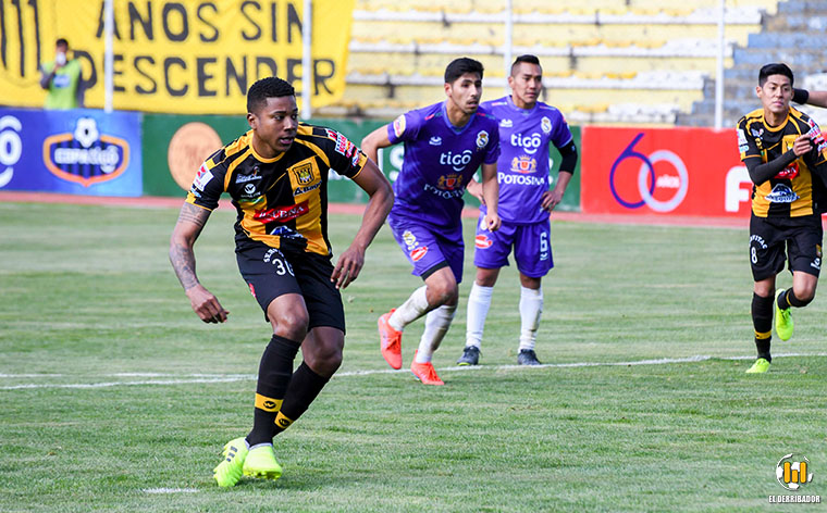 El Tigre se ayuda solo