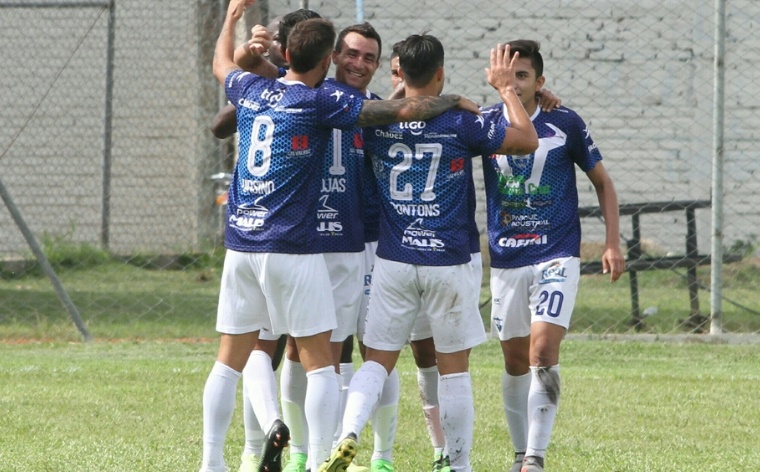 El Toro goleó al santo
