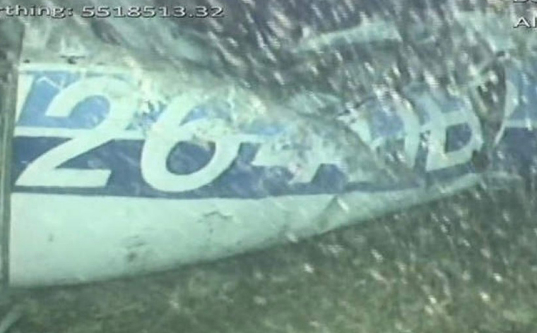 Encuentran un cuerpo en los restos del avión