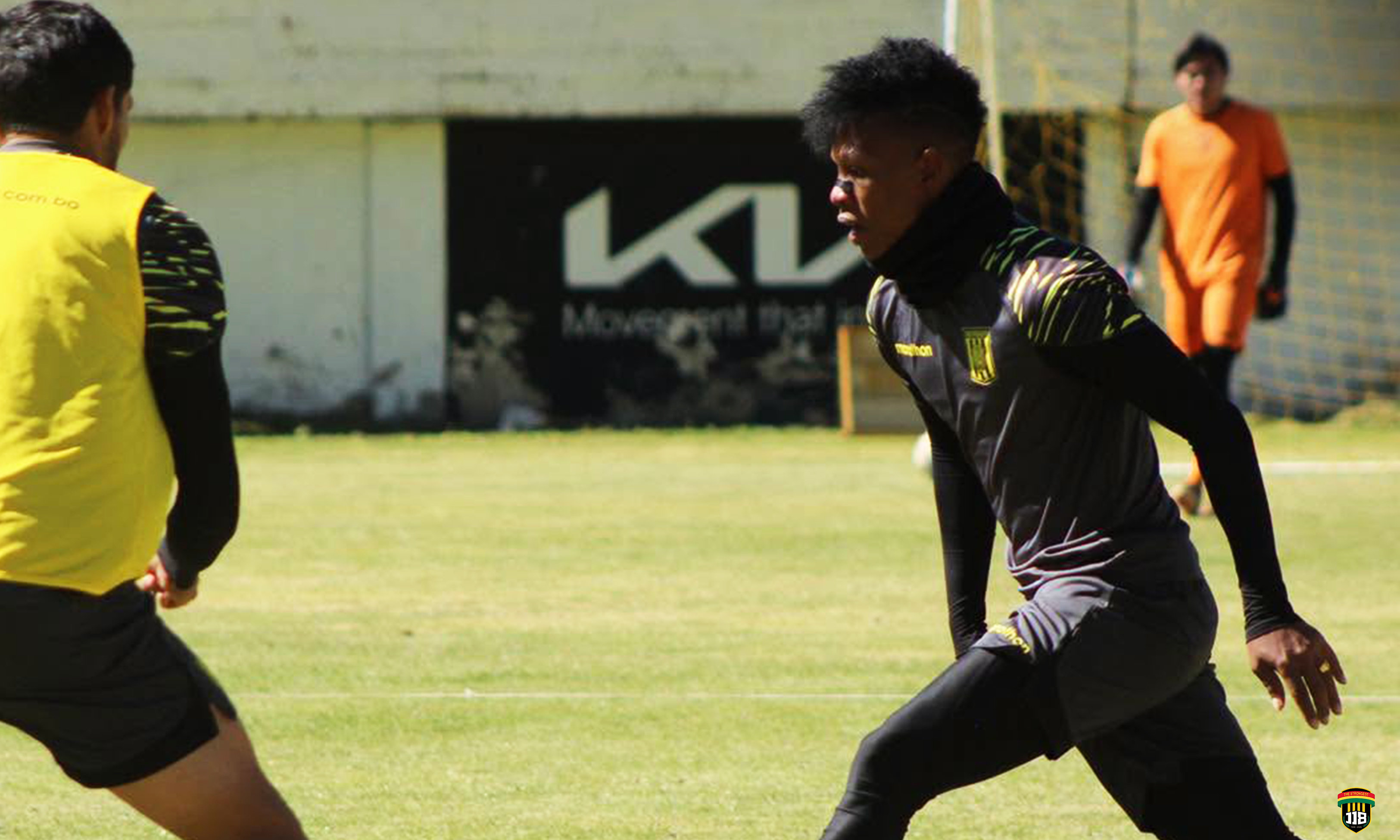 Estacio ya piensa en el domingo de clásico