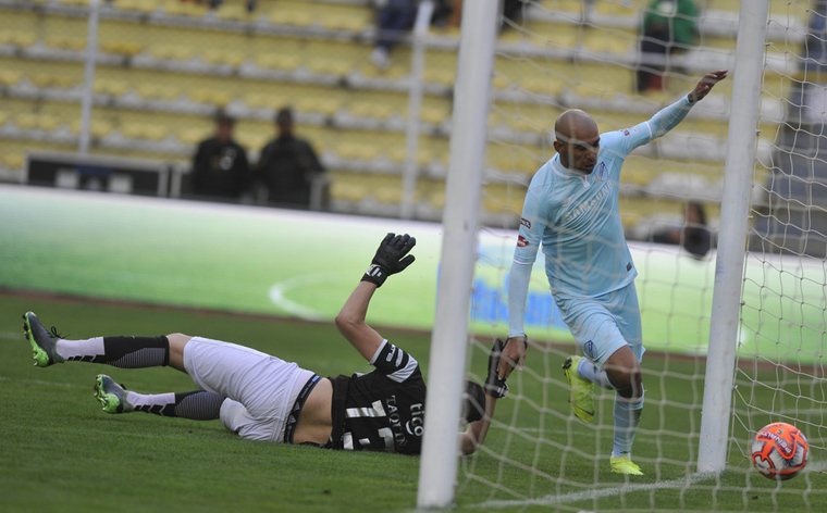 Este celeste ya mete miedo
