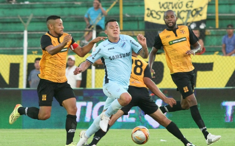 Fútbol en Tembladerani