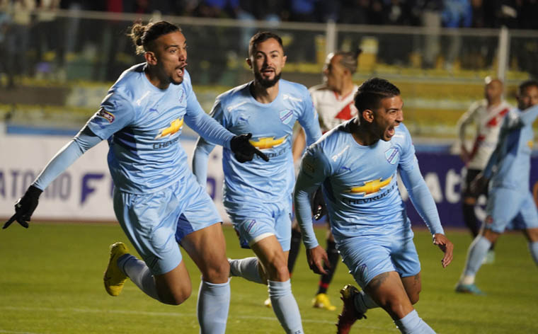 Ganó con nueve hombres