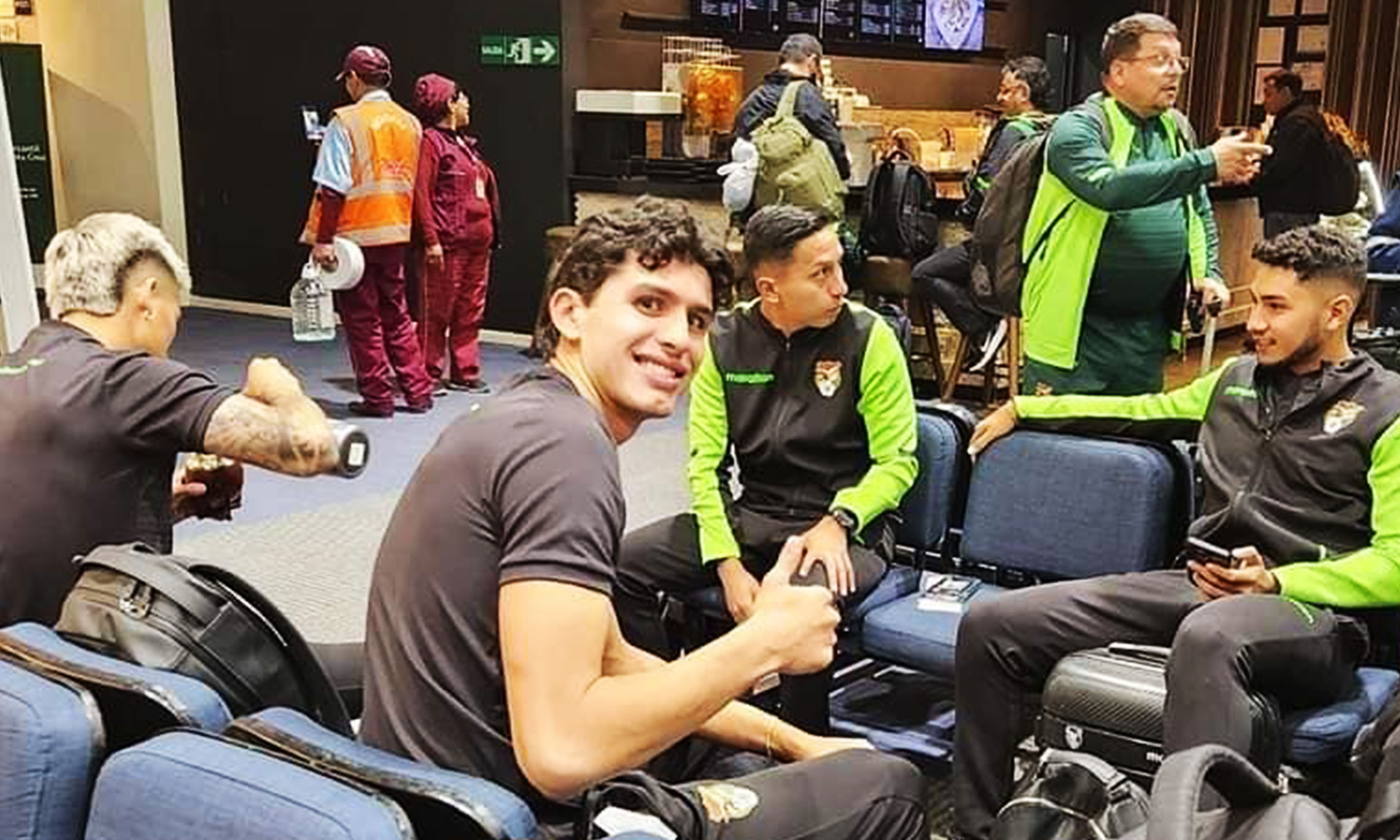 La selección boliviana viaja rumbo a Ecuador