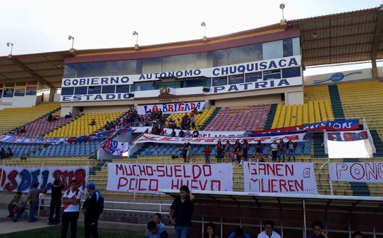 La U presionada