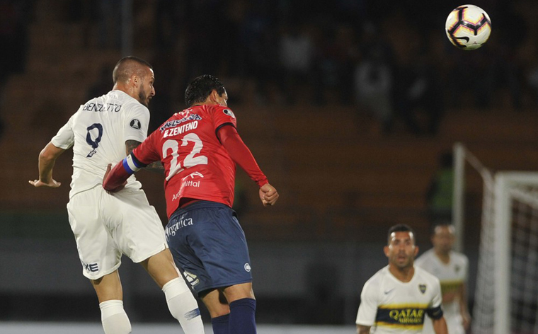 Lejos del fútbol