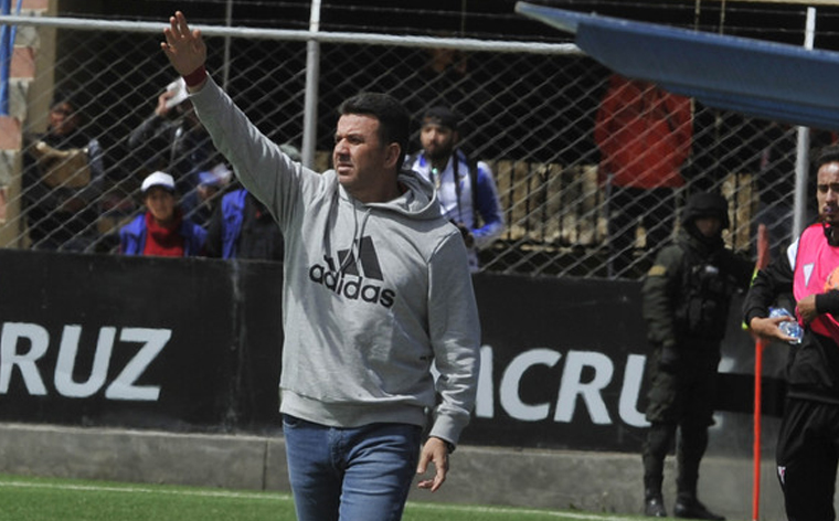 Los de afuera deben dar el ejemplo