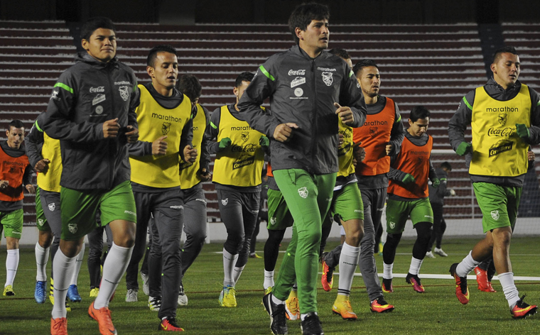 Los dos equipos de Hoyos