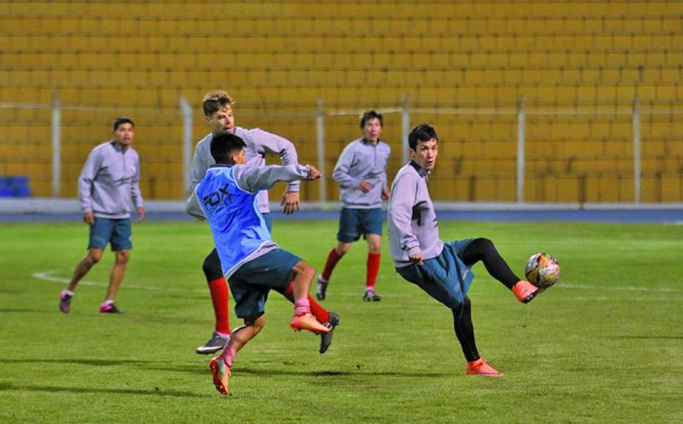 Nacional espera su turno para entrenar