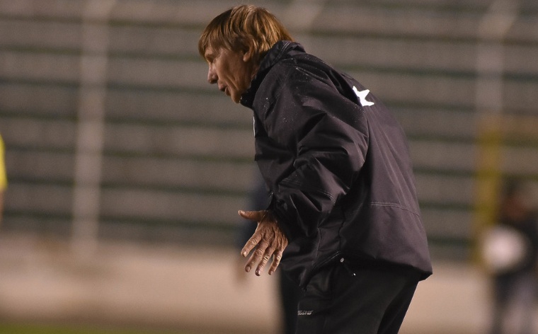 Nacional presionado