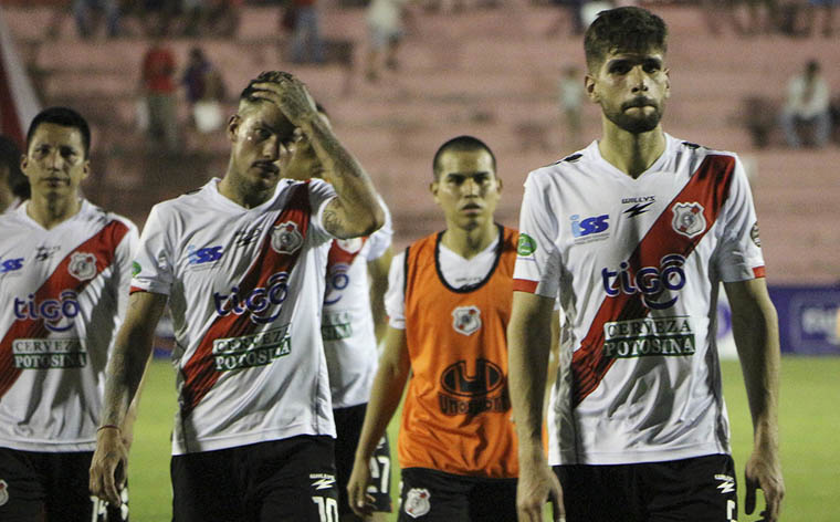 Nacional va por un milagro en Arequipa