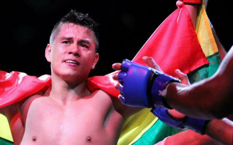 Nova gana bronce en lucha