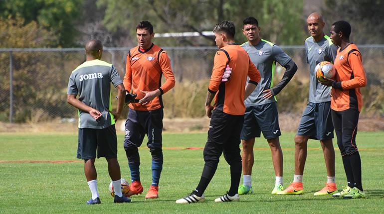 Olivares le respondió a Chilavert