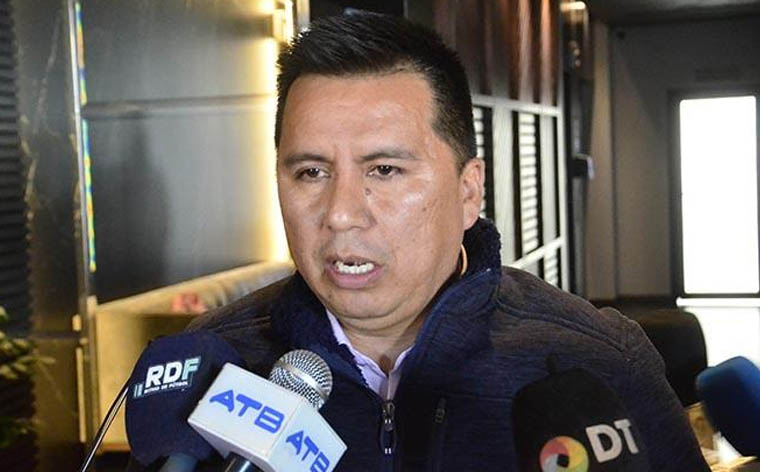 Pide unidad