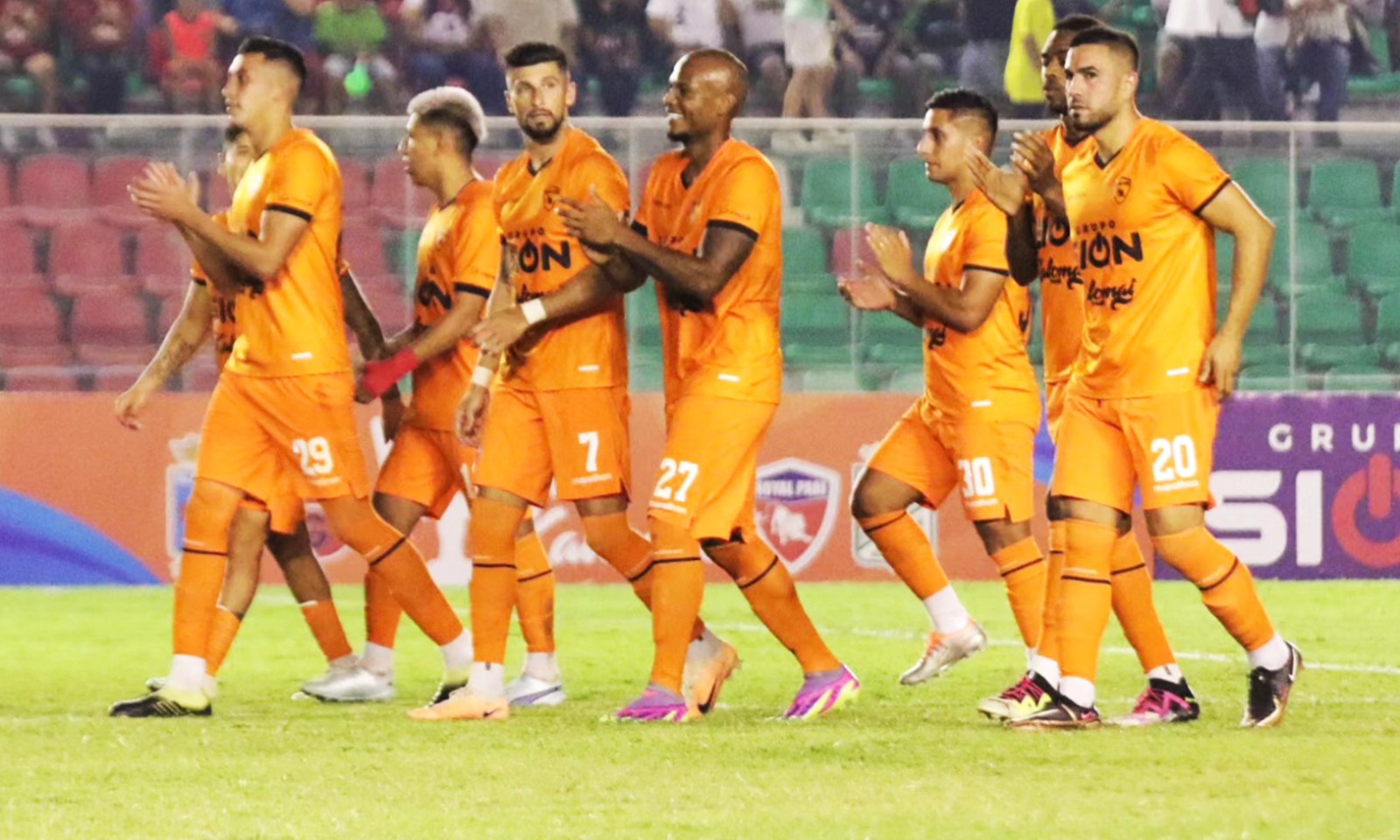 ROYAL PARI  Vs. BOLÍVAR en la Radio 