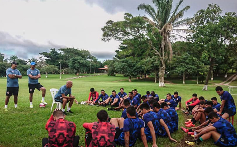 Royal Pari juega amistoso internacional