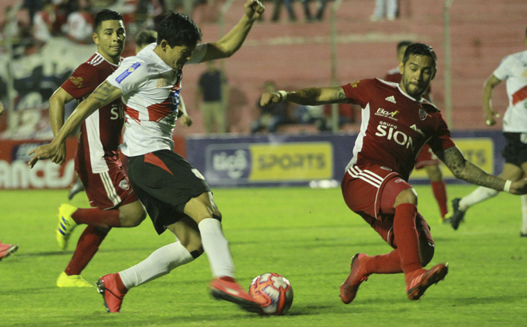 Royal Pari vs Nacional Potosí 