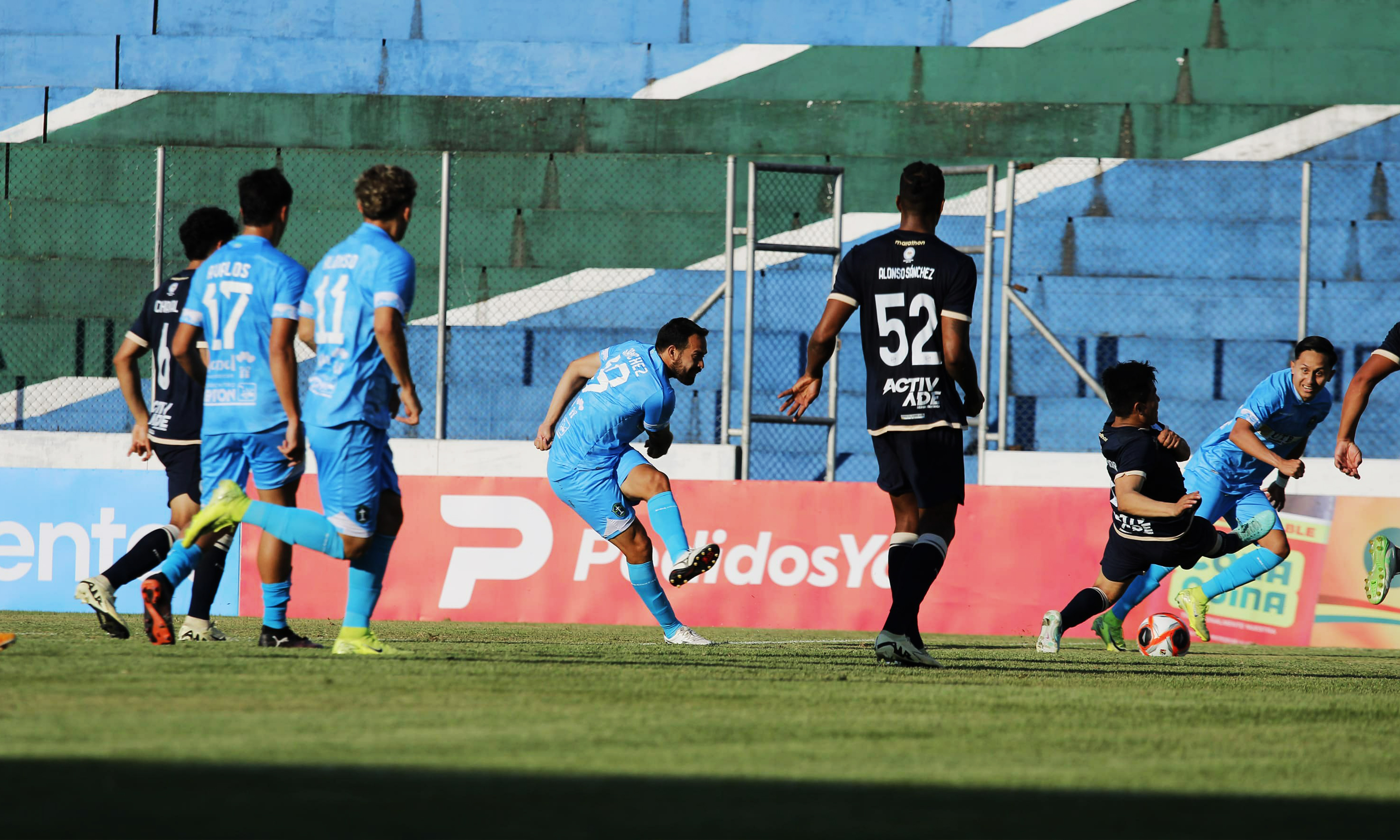 San Antonio  golea a Aurora en la Copa