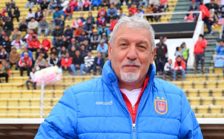 Sanz arma su Universitario
