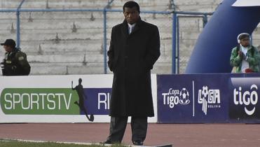 Al Santo le hace falta centrales