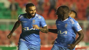 Blooming remontó el marcador 