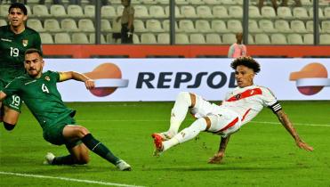 Bolivia cae 3-1 ante Perú y compromete su camino al Mundial