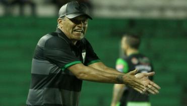 Clausen no se va