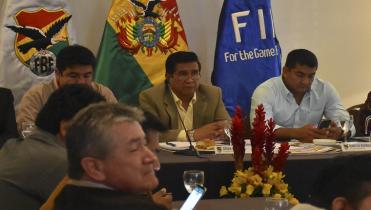 Complicado abrir el Libro de Pases