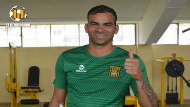 Cure, del aeropuerto a la pretemporada