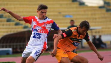 Demandan a Universitario