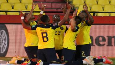 Ecuador resolvió e partido en cinco minutos 