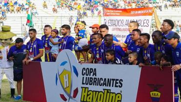 El Delfín que espera a Bolívar