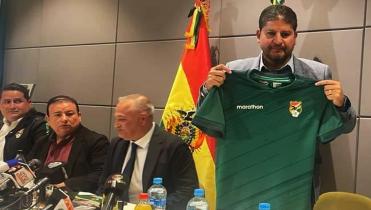 El estratega de la selección boliviana no ve con malos ojos jugar en Villa Ingenio