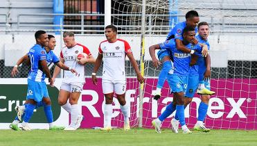 El primer golpe es de San Antonio 