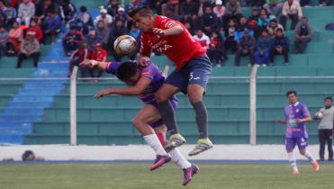 El Rojo vuela sobre la Villa Imperial