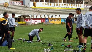 El Tigre intenta derribar al avión