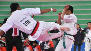 En el karate dominó Santa Cruz